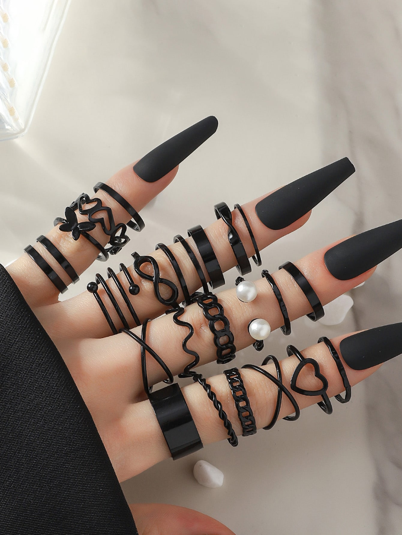 Set di 22 anelli con design a cuore cavo, farfalla e a spirale