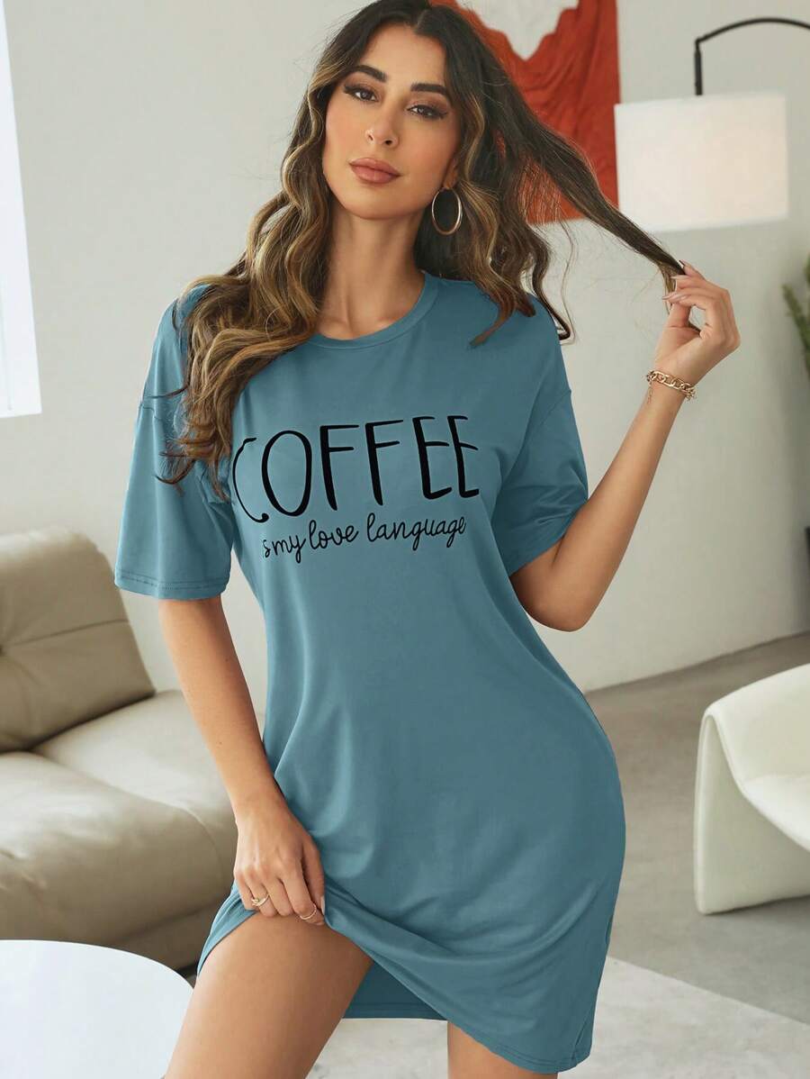 Camisón de pijama con gráfico eslogan y hombros caídos