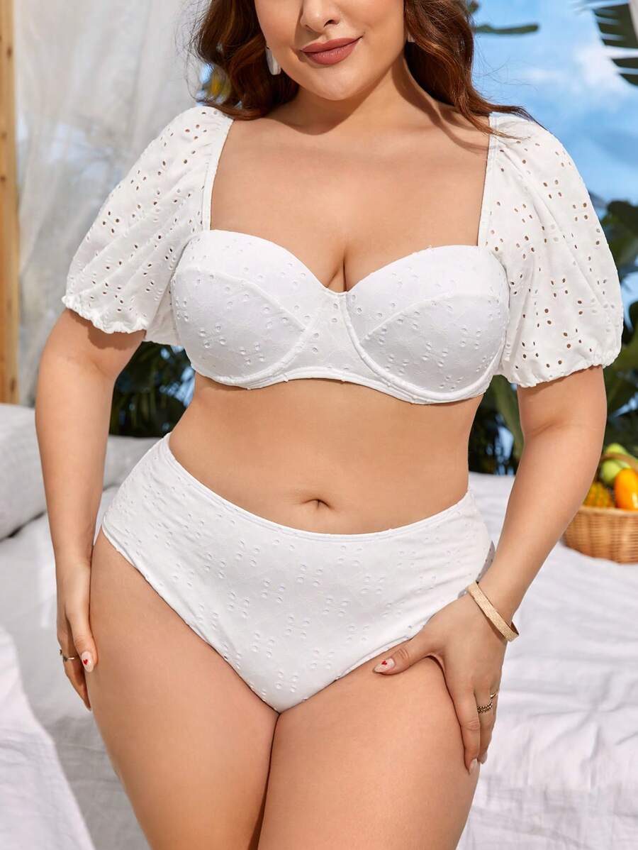 SHEIN Set Bikini Push-Up Taglie Forti Con Ricamo A Occhiello Per L\'estate