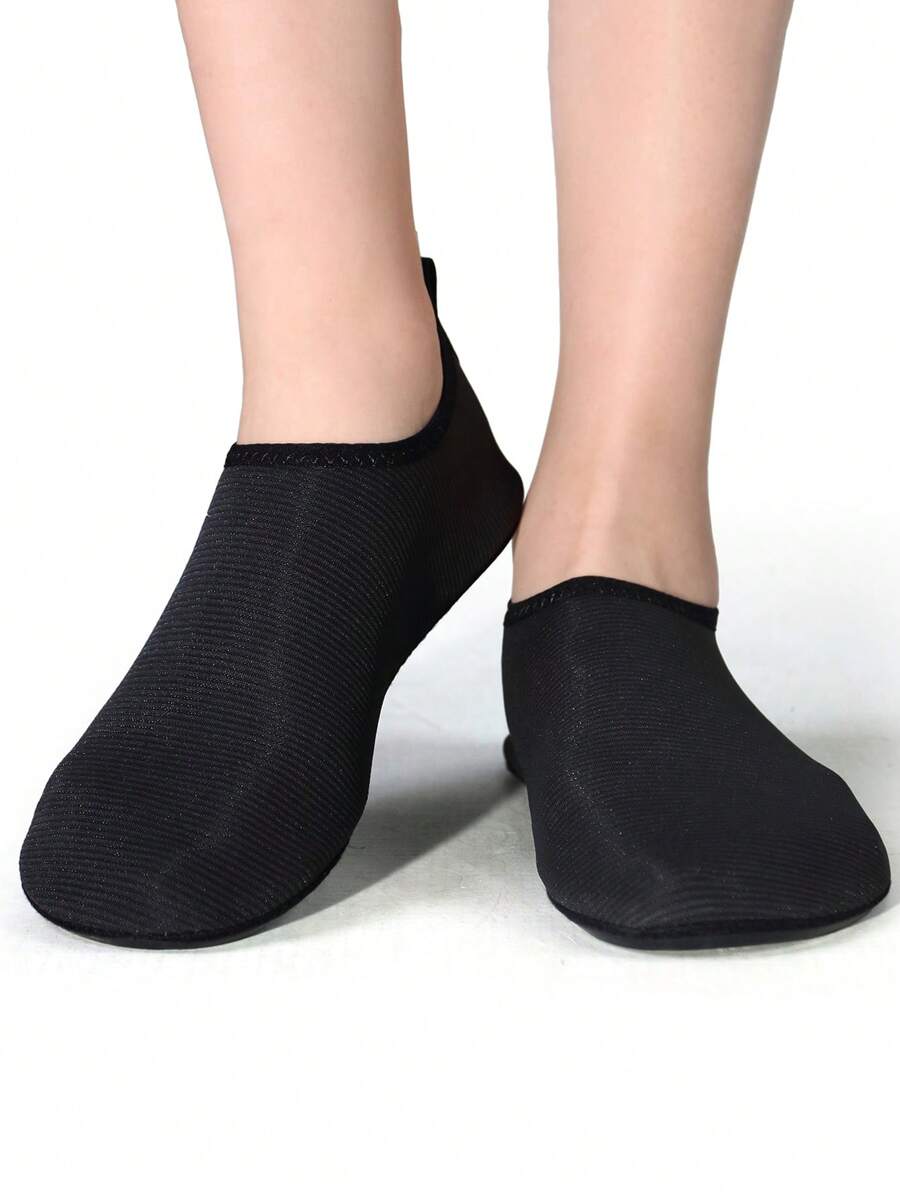 Women Minimalist Slip On Water Shoes, Sporty Outdoor Aqua Socks
