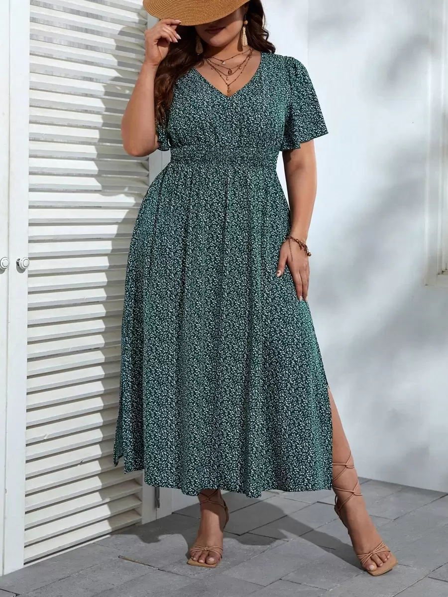 SHEIN VCAY Vestido de talla grande estilo bohemio con estampado de plantas en todo el vestido y bajo dividido, para verano