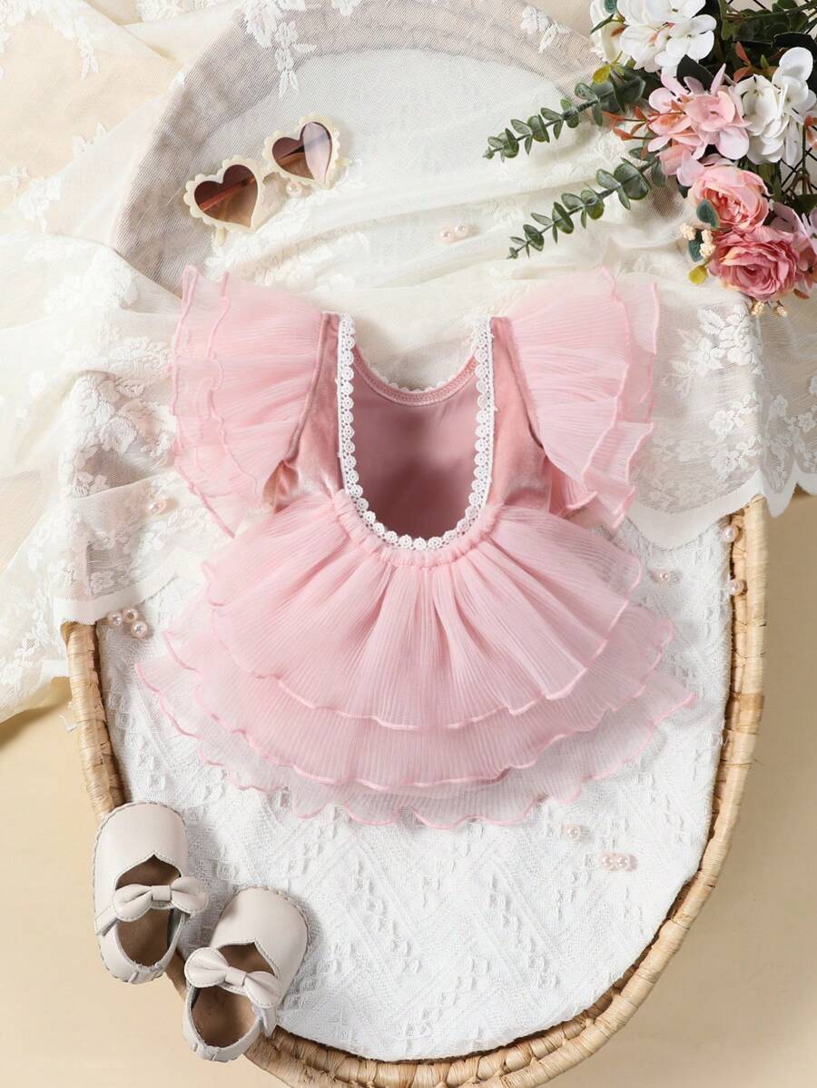 SHEIN Recién nacido Body foto ribete con fruncido de malla en contraste