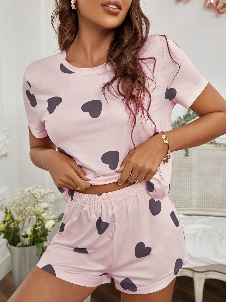 Conjunto de pijama con camiseta y pantalones cortos con estampado de corazón