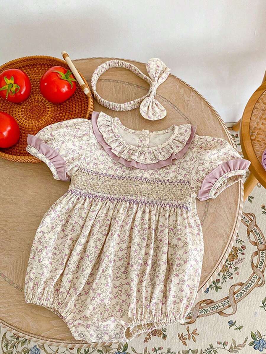 Mono con mangas cortas y ribete de volantes con estampado floral para bebé niña