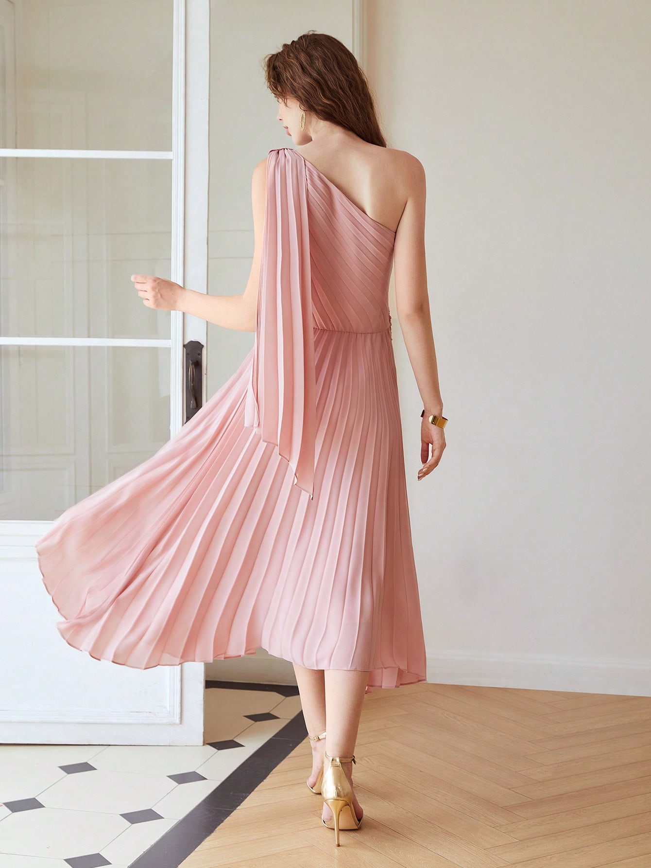 PLEATED ONE SHOULDER DRESS｜Motf