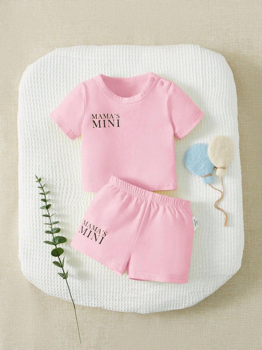 SHEIN Baby Girl 2pcs/Set Casual Shorts Outfits Letter Print Short Sleeve Round Neck Tee And Elastic Waist Shorts, Suitable For Summer