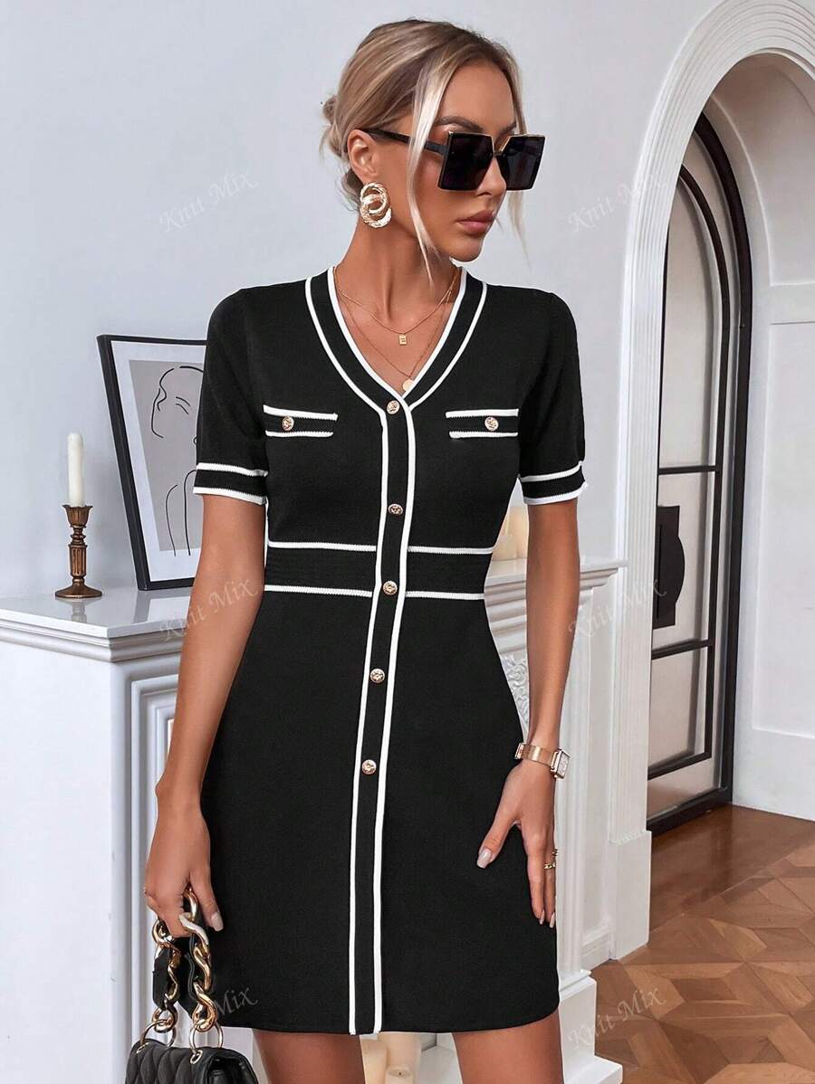 Knit Mix Robe en tricot élégante à col V rayée, manches courtes, pour le bureau en été et au printemps. Modèle slim fit, effet color block, imprimé aléatoire. Vêtements d'automne pour femmes à la rentrée scolaire