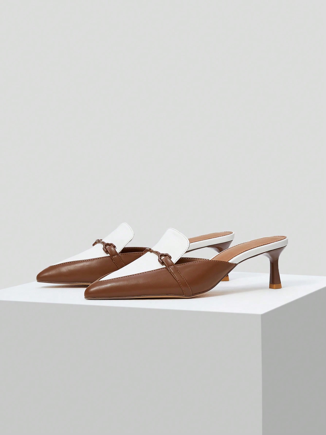 【極美品】herlipto Twisted Two-Tone Mules　36 TWO-TONE HORSEBIT HEELED MULES｜Motf