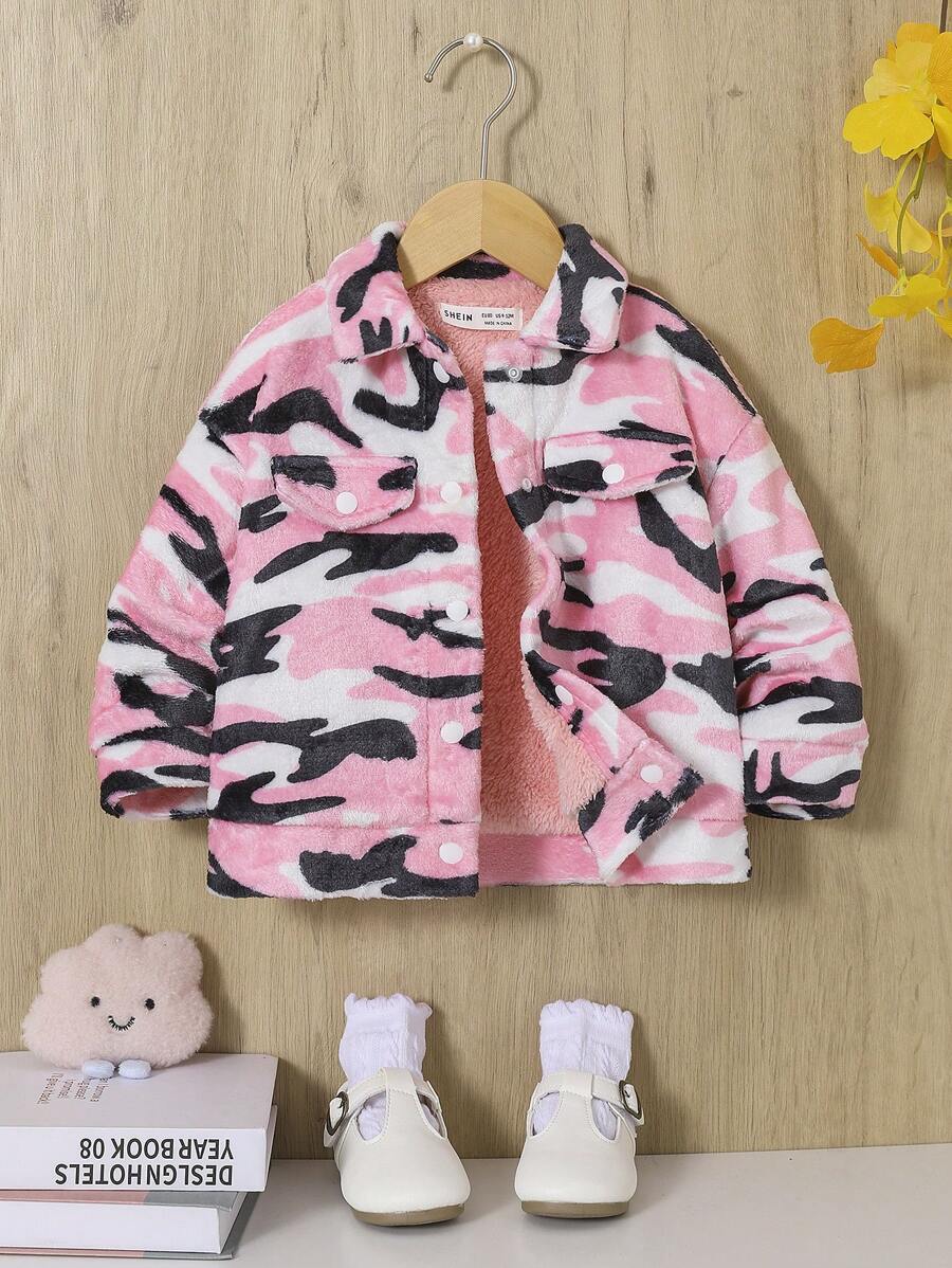SHEIN Baby Girl Camo Print Flap Pocket Teddy Lined Coat