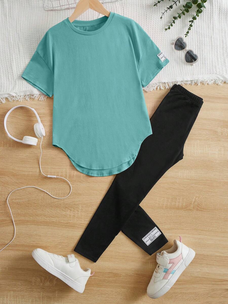 SHEIN Garota pré-adolescente Detalhe da Letra Remendada Bainha Curvada Camiseta & Perneiras