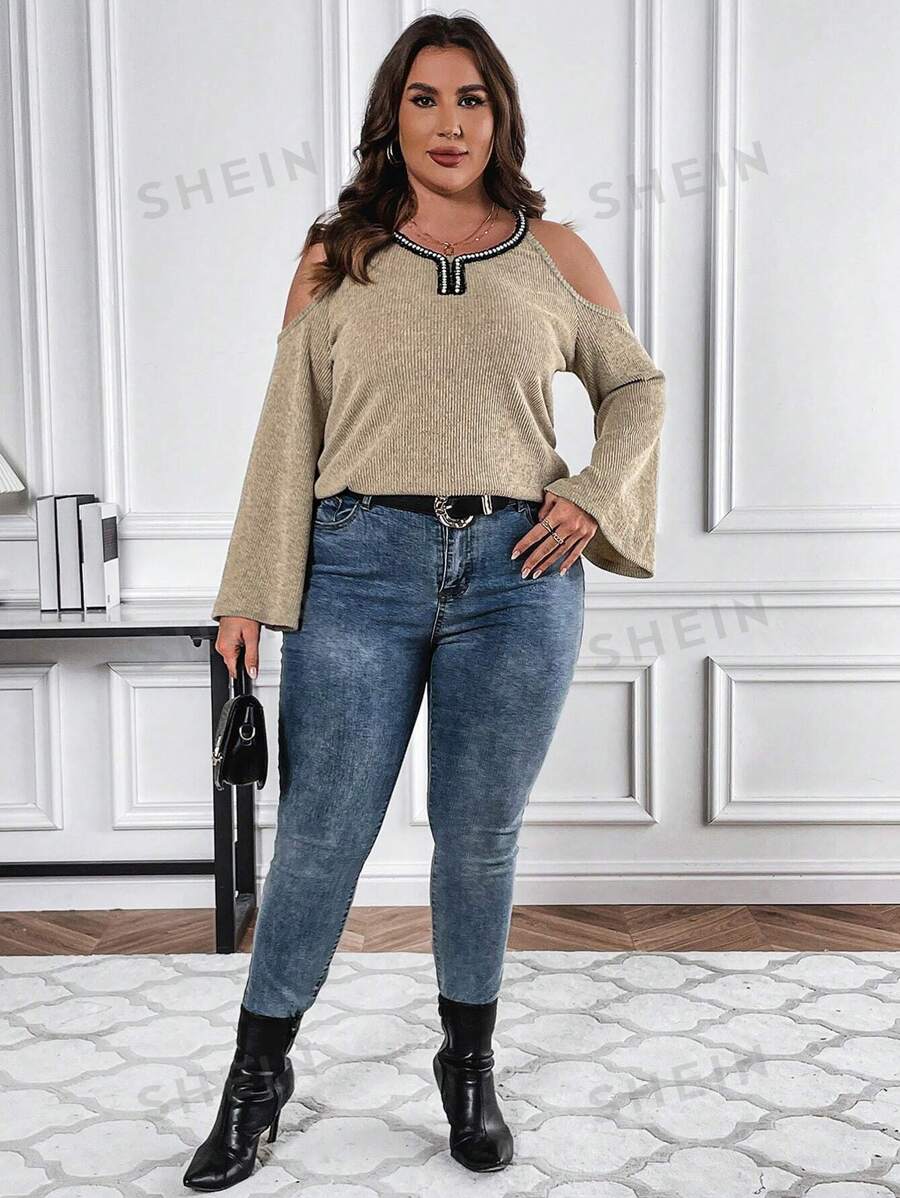 SHEIN LUNE Talla grande Camiseta ribete en contraste de hombros descubiertos manga de campana
