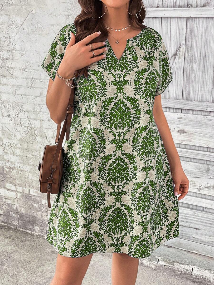 SHEIN LUNE Plus Allover Print Notched Neckline Batwing Sleeve Dress, Summer,Beach Dress Sundress,Holiday Outfits Boho