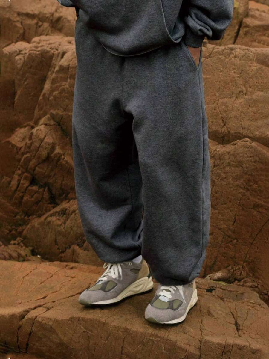 Manfinity Hypemode Loose Fit Men's Solid Color Slant Pocket Jogger Sweatpants