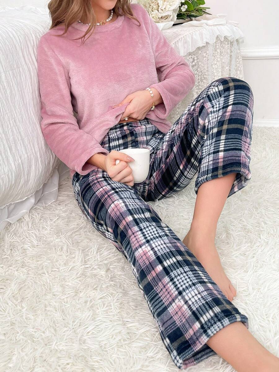 Ensemble de pyjama en flanelle avec haut et pantalon à carreaux