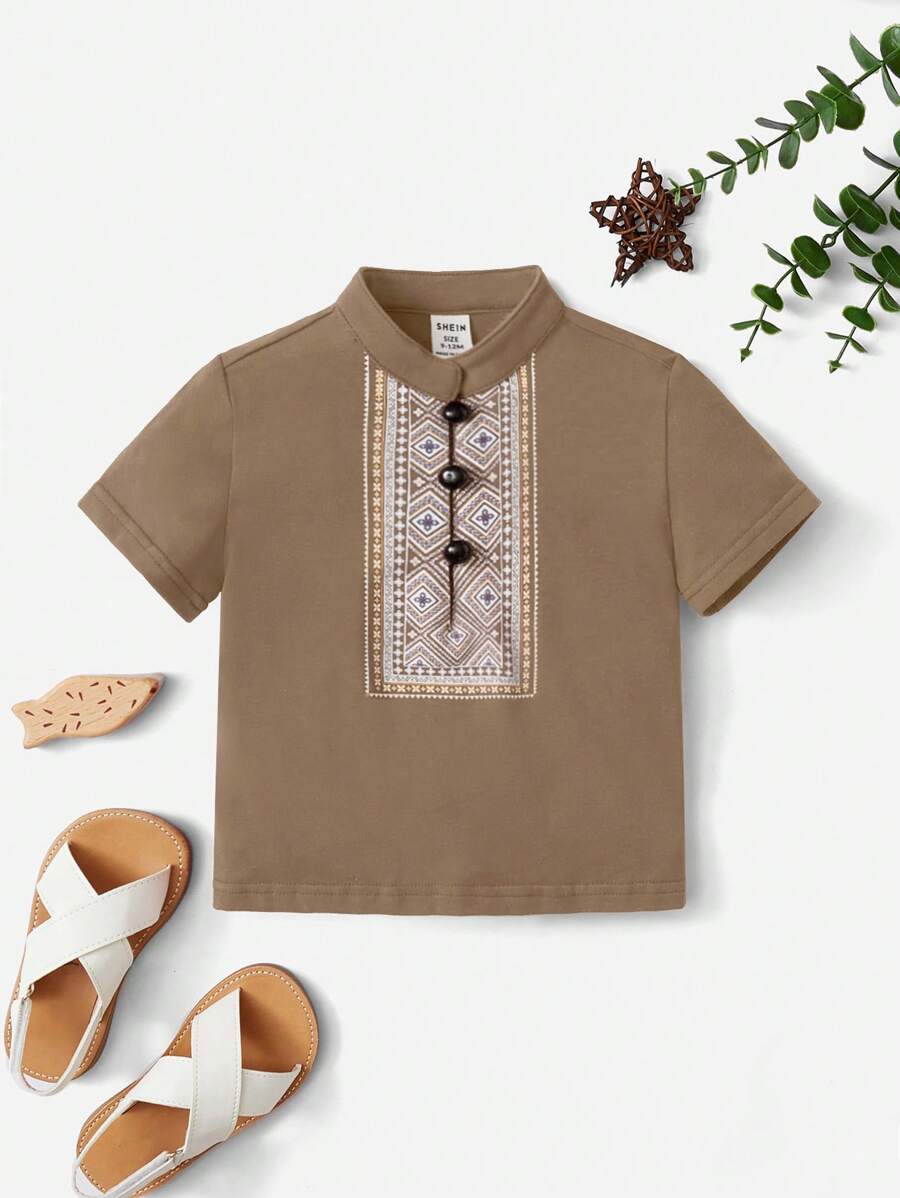 SHEIN Mały chłopiec Geo Print Zabudowany dekolt Trójnik