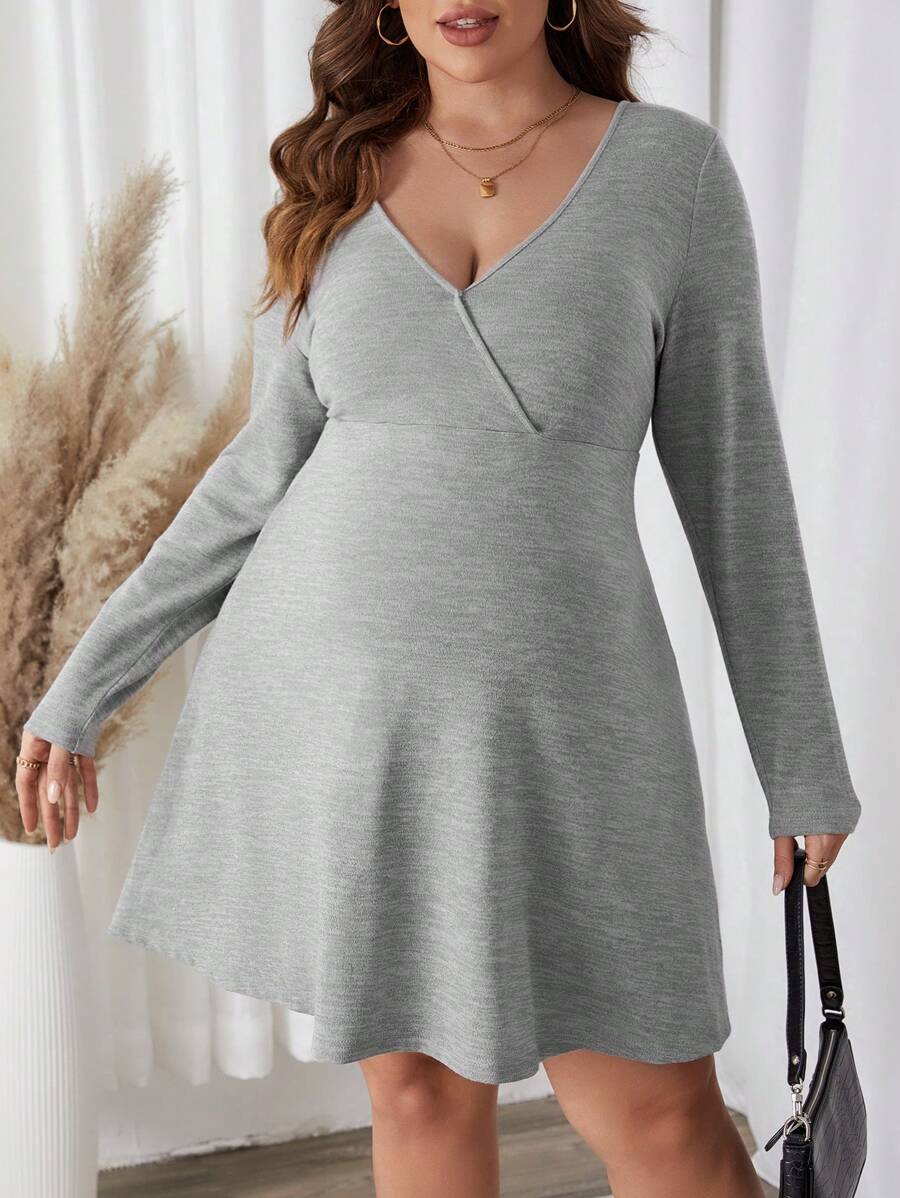SHEIN Grossesse Plus Robe Unicolore Col Surplis