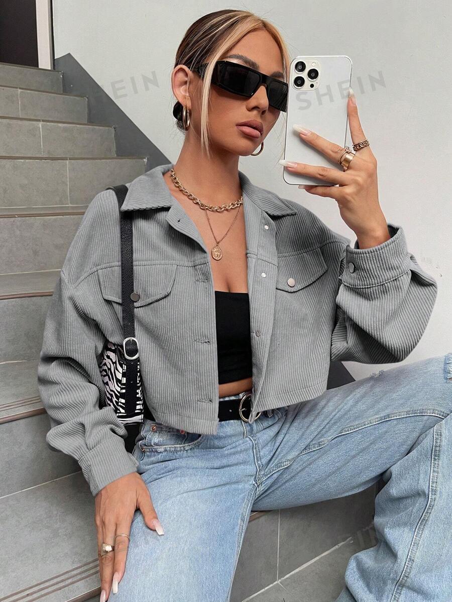 SHEIN EZwear Cazadora con diseño de solapa de hombros caídos crop de pana