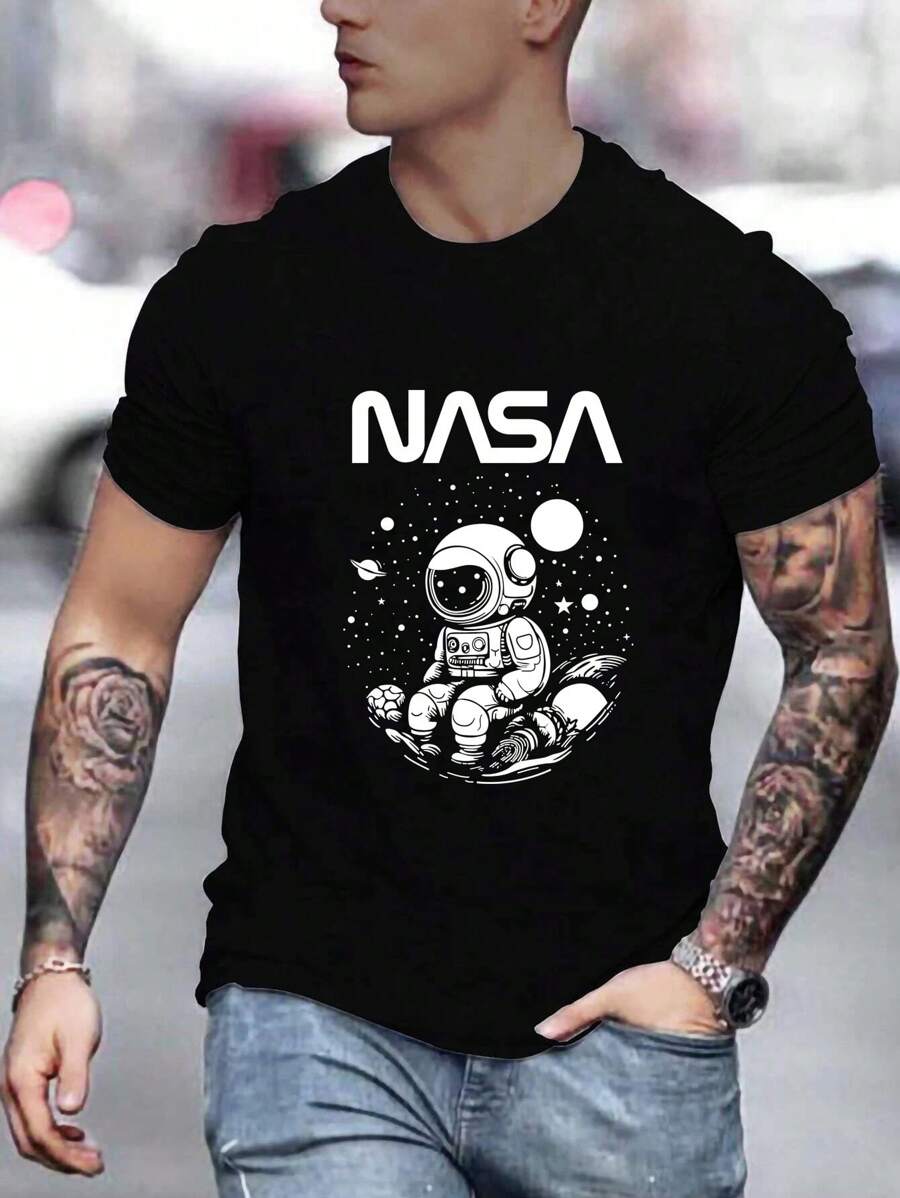 Manfinity Homme Camiseta de manga corta con gráfico impreso de astronauta y texto para hombres, regalo para el novio