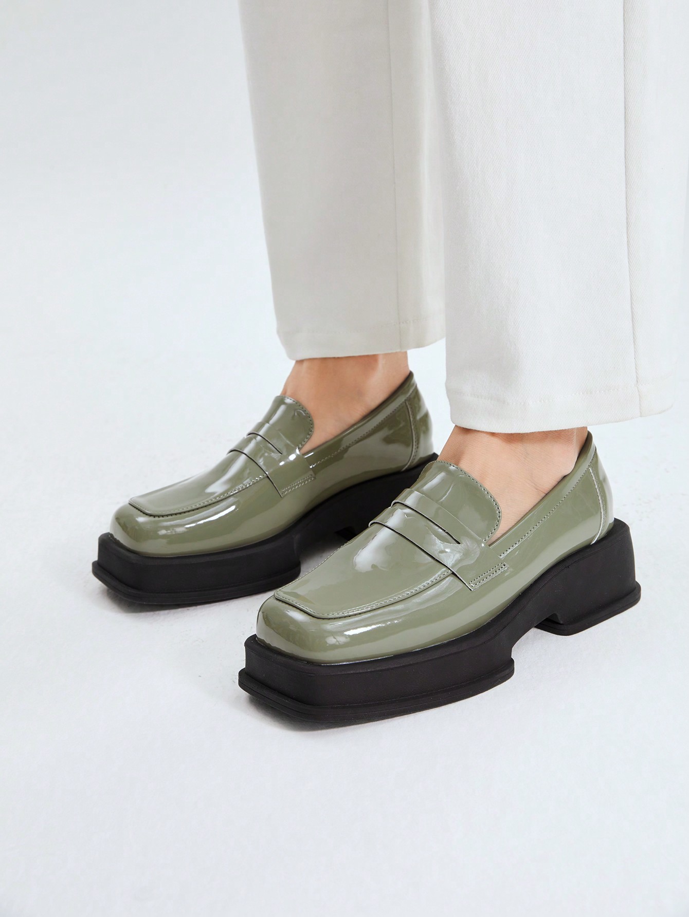 PATENT LEATHER PLATFORM LOAFERS｜Motf
