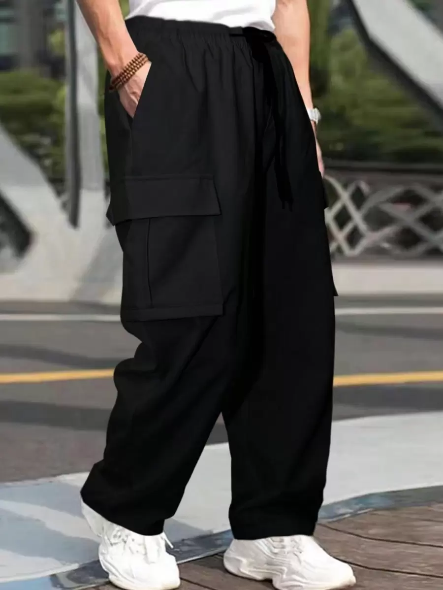 Manfinity Hypemode Men Flap Pocket Side Drawstring Waist Oversize Cargo Pants Baggy Long Plain Black Going Out, Back To School