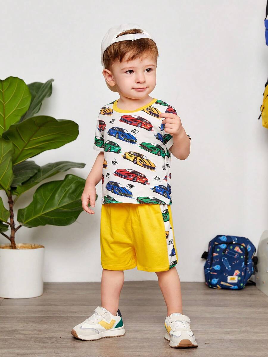 SHEIN Baby Boy Cartoon Car Pattern Round Neck Short-Sleeved Pullover Top And Shorts Two-Piece Set