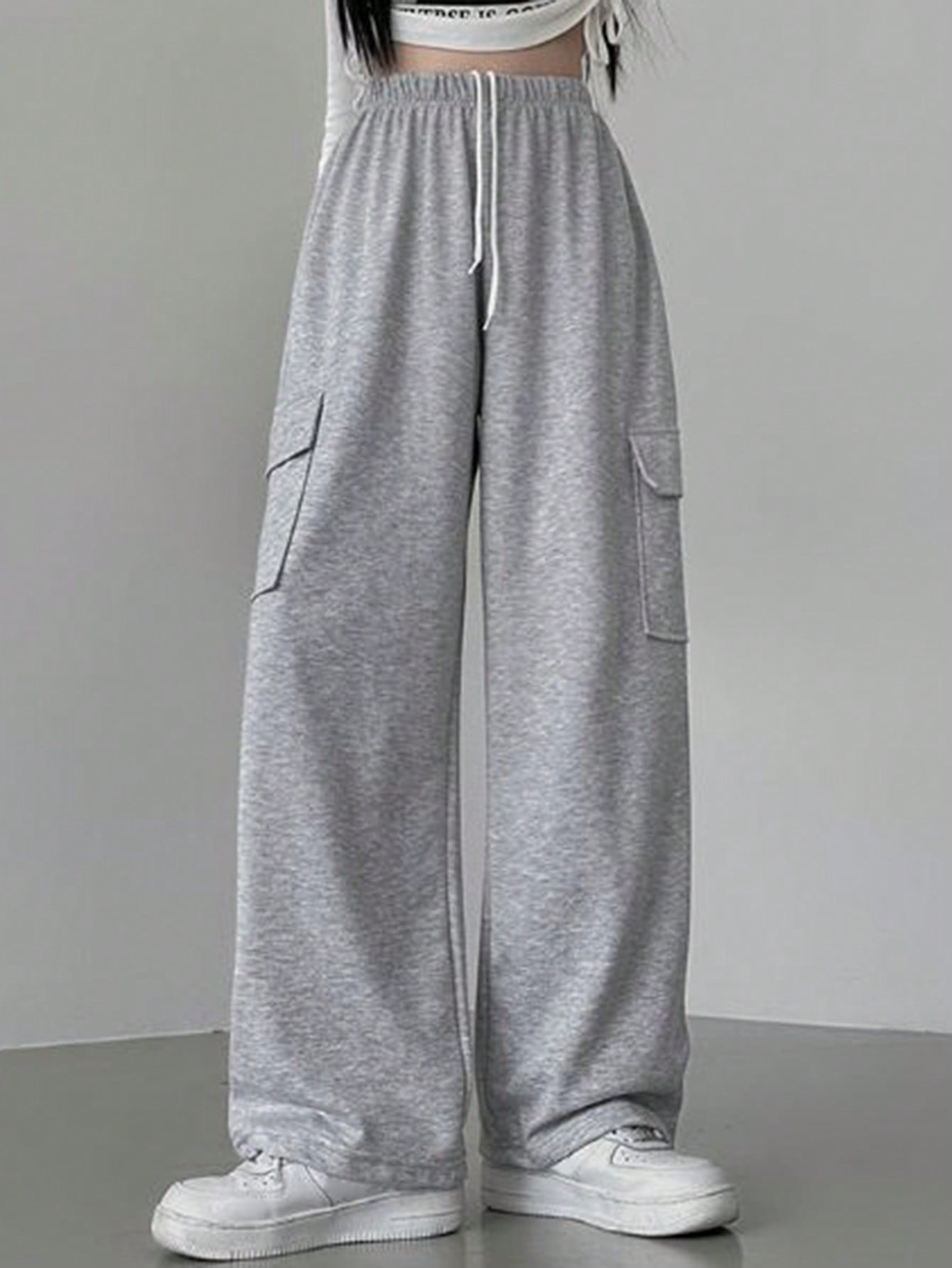 デニム・ジーパン PALTO` Women Straight Pants TR0320081959A Grey P-MOON Woman: Satin pants with multiple pockets | Diesel