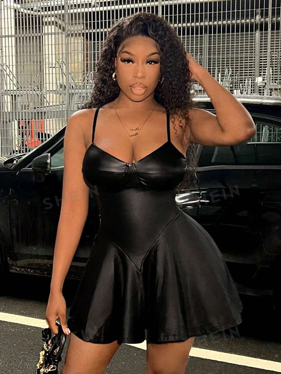 Slaydiva Elegante mini vestido negro ajustado con forma de copa en el busto, diseño con volantes en el bajo, forrado en PU para mujer, ideal para festivales de música de verano
