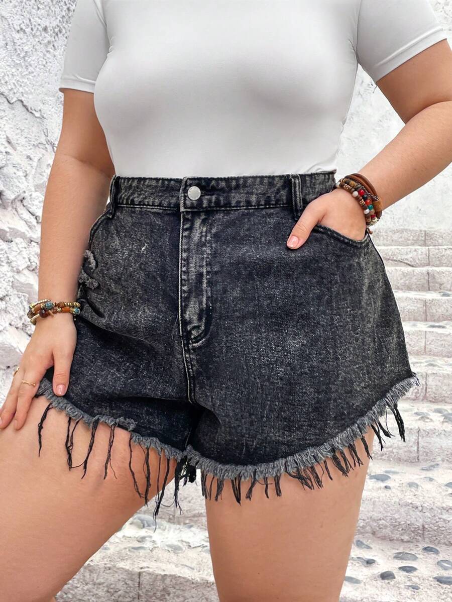 SHEIN CURVE+ Plus Size Women'S Black Elastic-Free Casual Denim Shorts