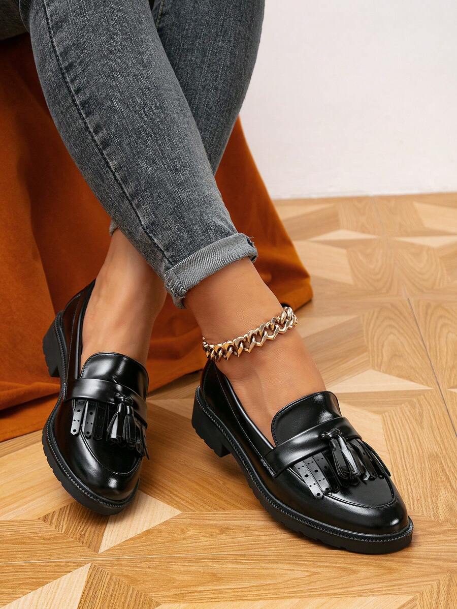 Minimalist Fringe Decor Loafer Flats