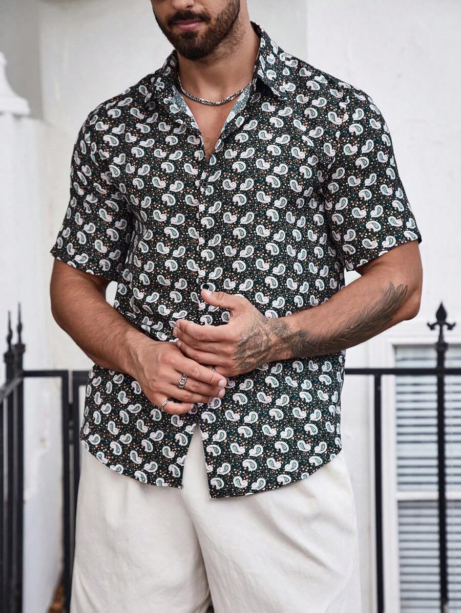 Manfinity Homme Men's All Over Paisley Pattern Short Sleeve Shirt