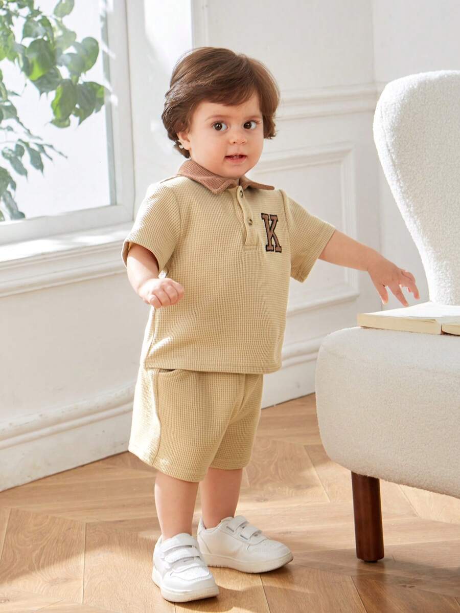 SHEIN Baby Boy Contrast Collar Letter Embroidery Waffle Knit Top & Shorts