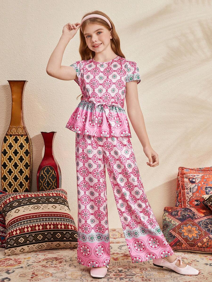 SHEIN Tween-Mädchen Lockeres, süßes Set aus Oberteil mit Rundhalsausschnitt und geometrischem Muster und Hose