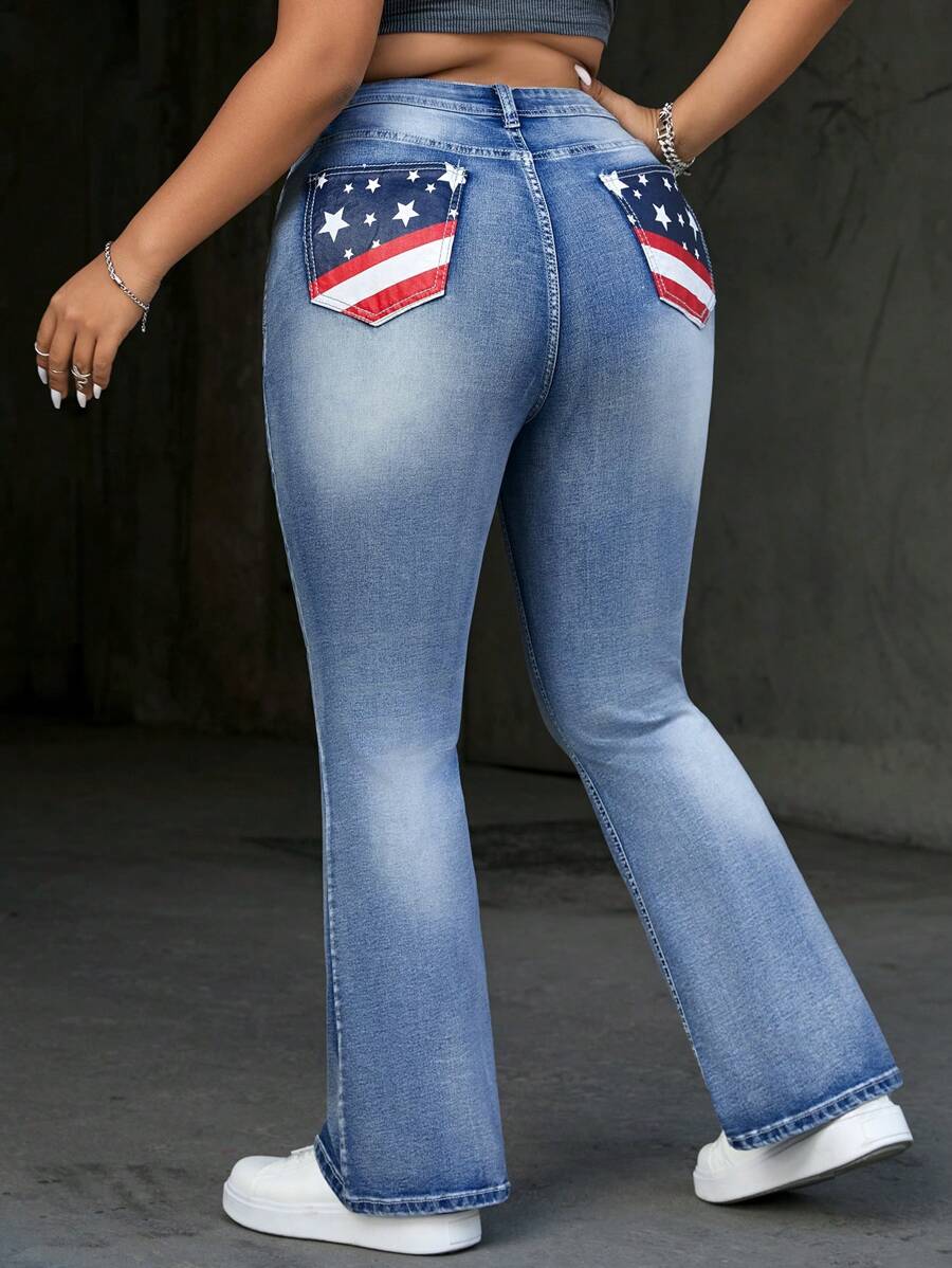SHEIN EZwear Calça Jeans Elástica Azul Com Estampa Para Tamanhos Grandes, Boca De Sino Para Férias Na Praia E Uso Casual