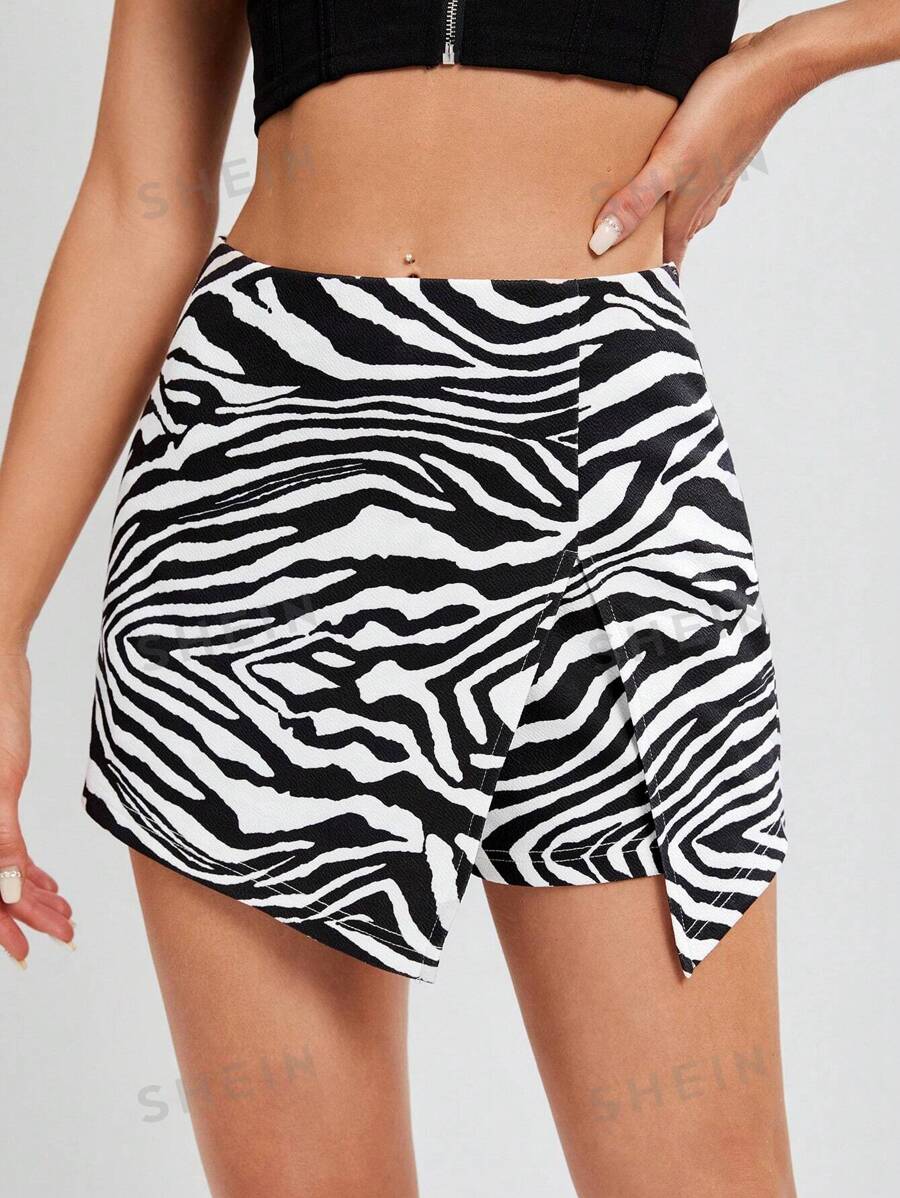 SHEIN Tall Falda Corta Asimétrica De Estampado De Cebra Con Pantalón Interior