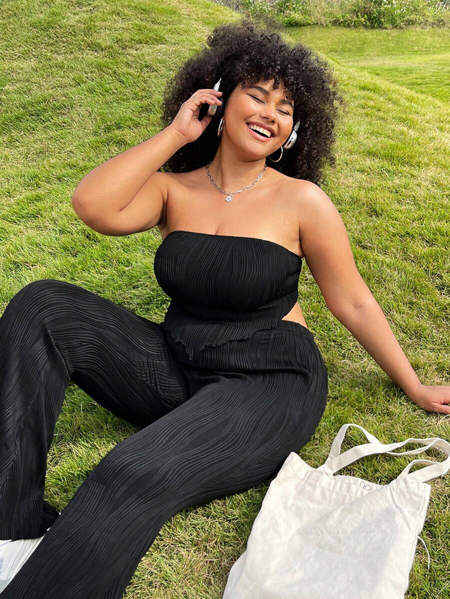 SHEIN EZwear Duży rozmiar teksturowany asymetryczny top bez ramiączek i rozkloszowane spodnie dzianinowy dwuczęściowy zestaw damski w dużym rozmiarze
