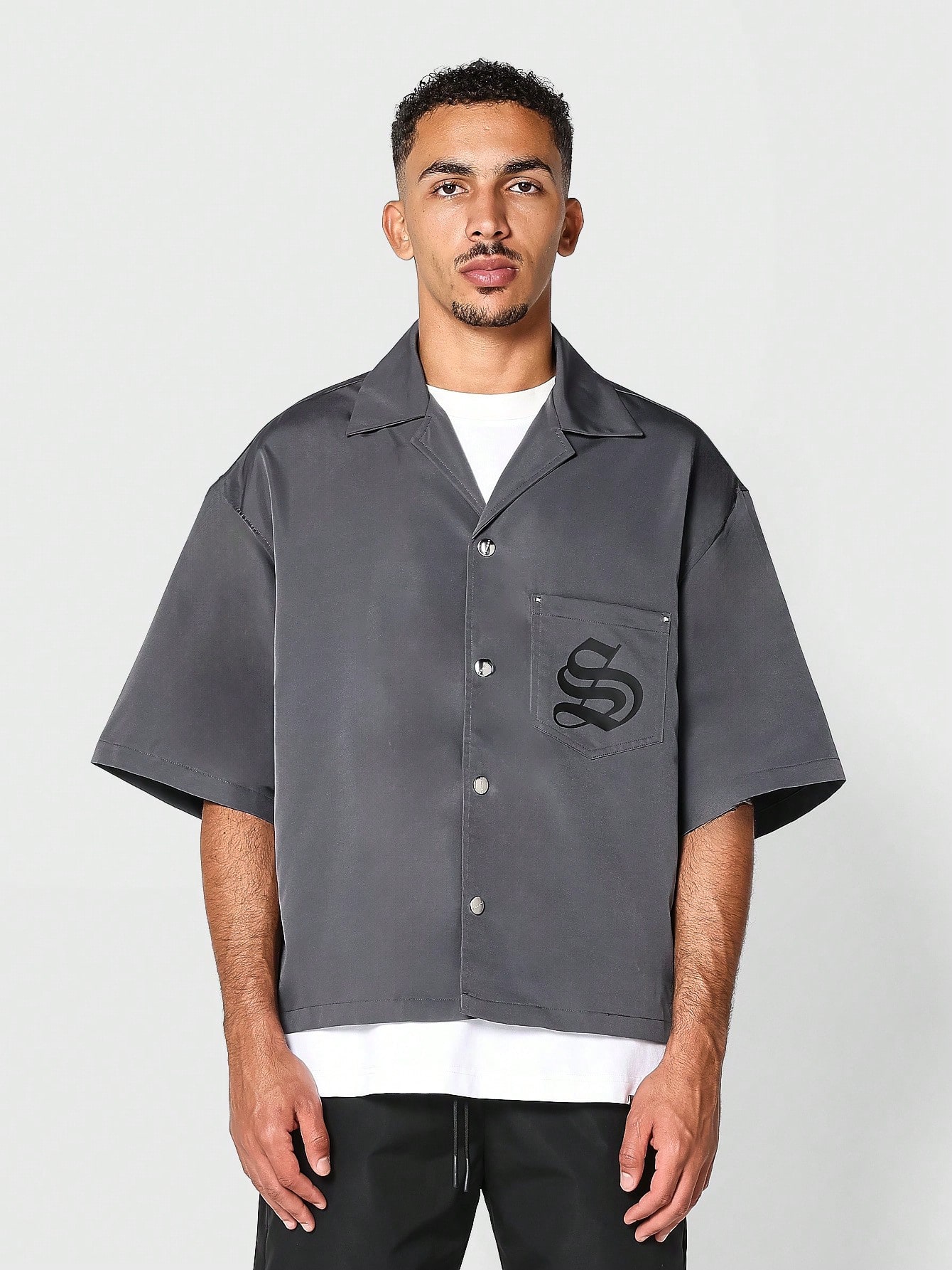 Boxy Fit Nylon Shirt With Front And Back Graphic Print｜Sumwon