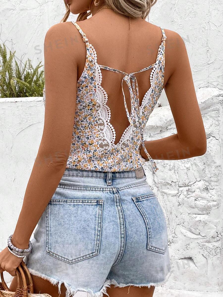 SHEIN Frenchy Camiseta Pequeña Estampada Con Flores Estilo Francés Con Encaje Y Lazada Trasera
