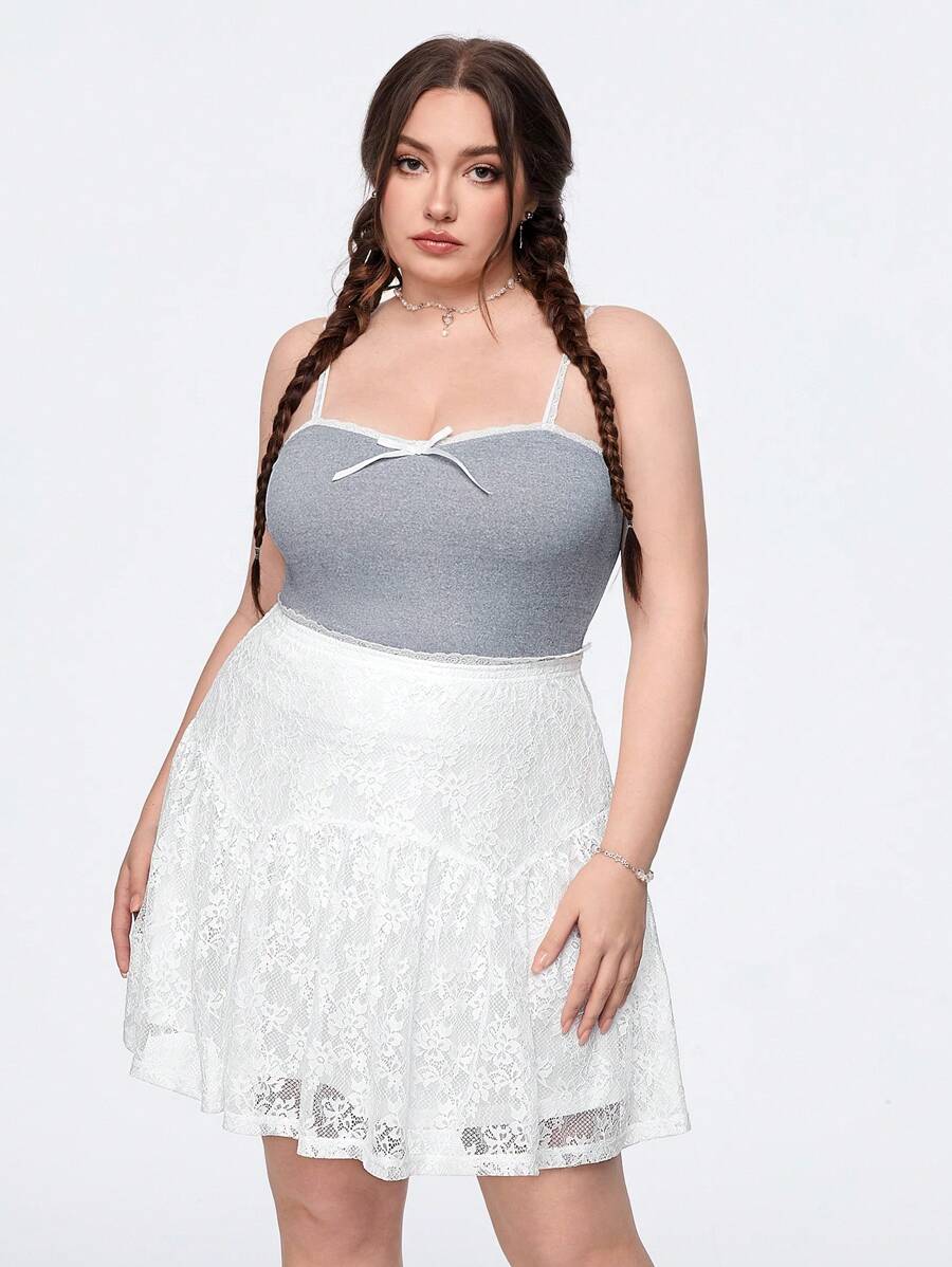 SHEIN Qutie Plus Size Women's White Lace Decorated Bowknot Gray Vest And White Lace Hem Skirt Set