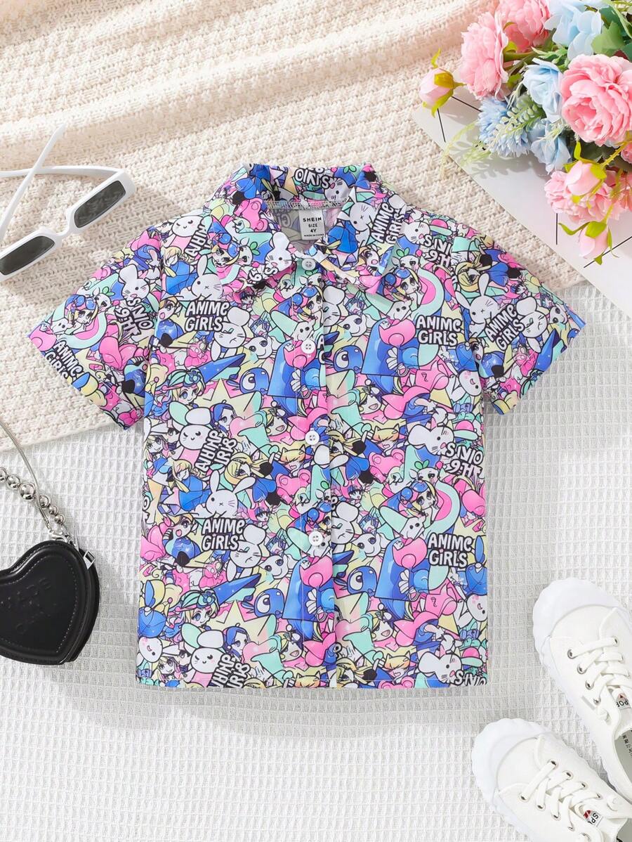 SHEIN Kleine Mädchen modisches Street Style All-Over Muster Kurzarm Shirt