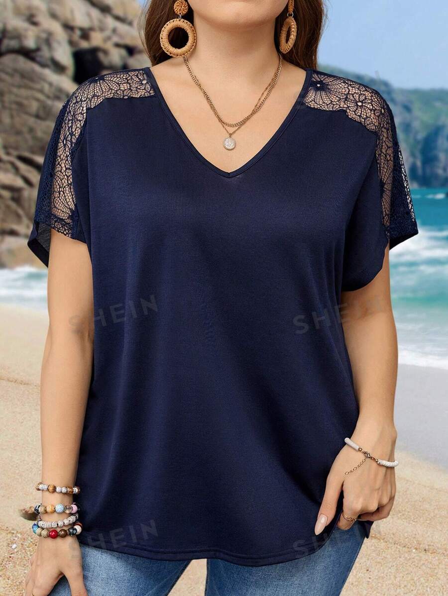 EMERY ROSE Camiseta de talla grande para mujer con cuello en V, manga raglán corta y parche de encaje