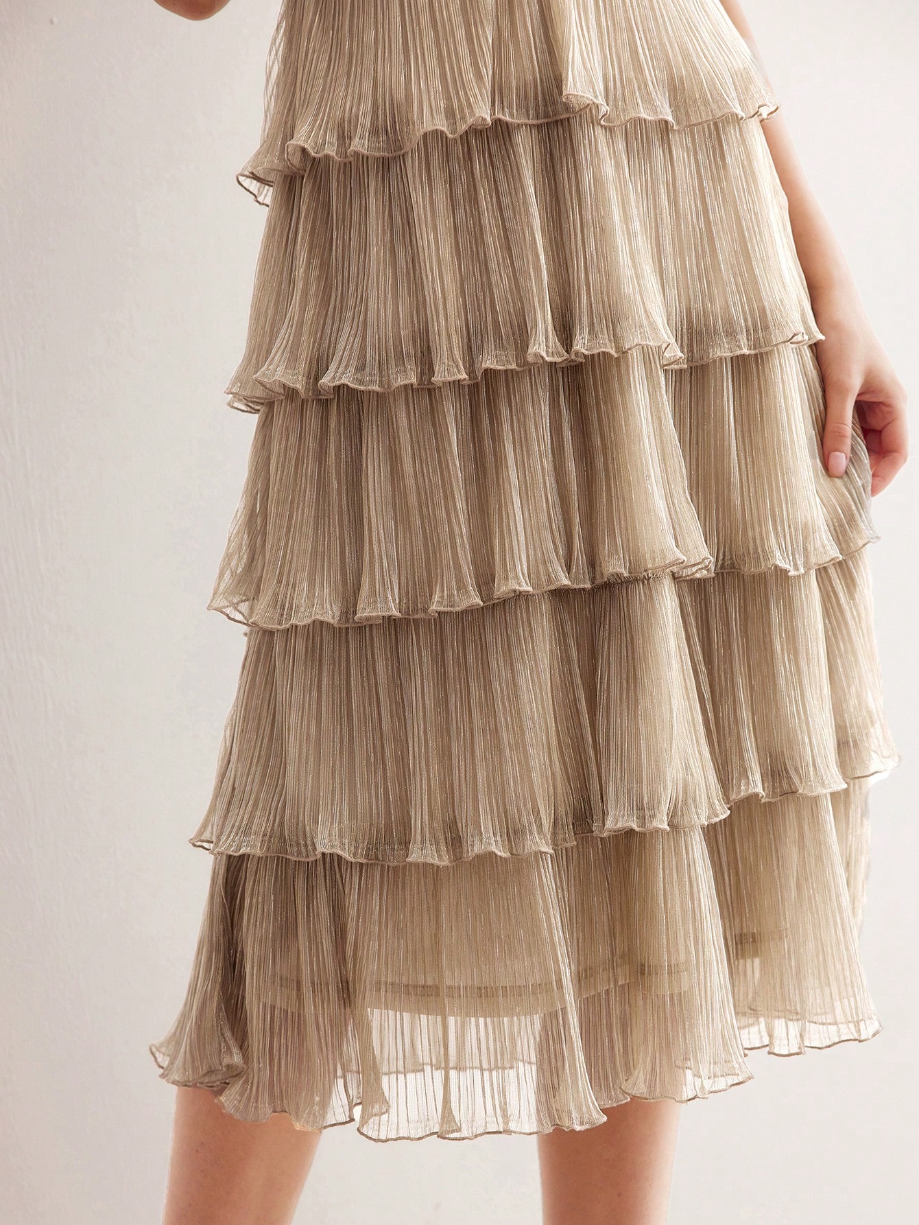 PLISSE LAYERED RUFFLE HEM SLIP DRESS｜Motf