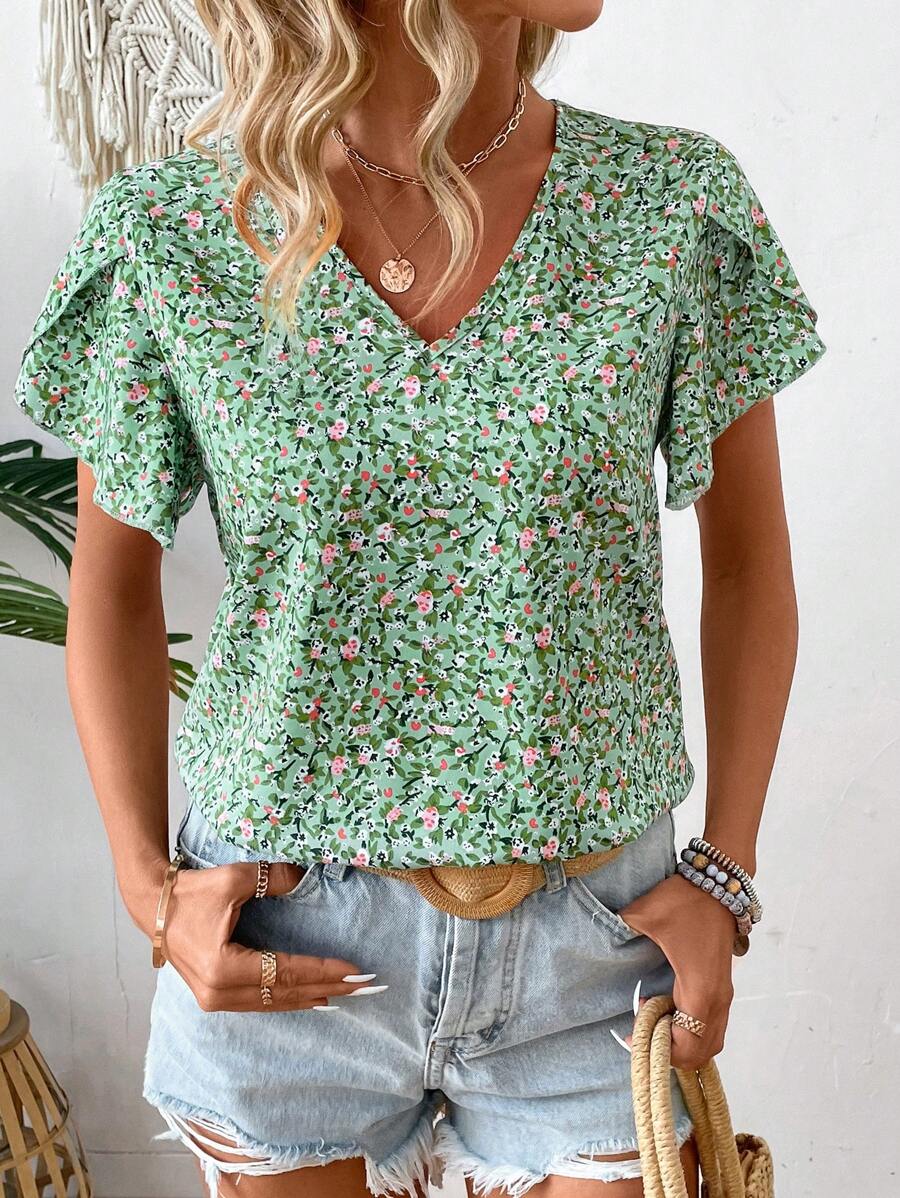 EMERY ROSE Women's Casual Floral Print Shirt With V-Neckline And Ruffled Sleeves