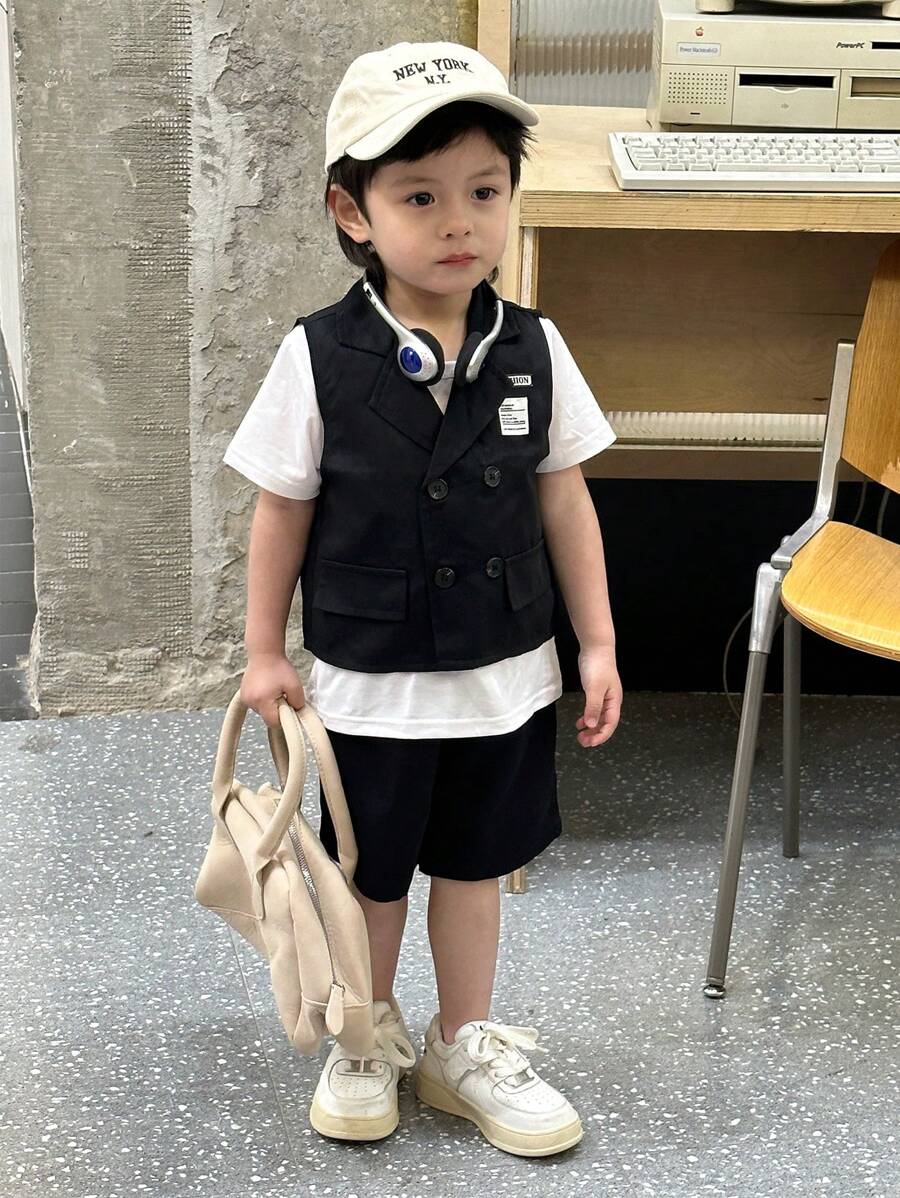 SHEIN Young Boy Spring/Summer Stylish Black Collared Sleeveless Jacket With Letter Patch Matched With Solid Color Shorts