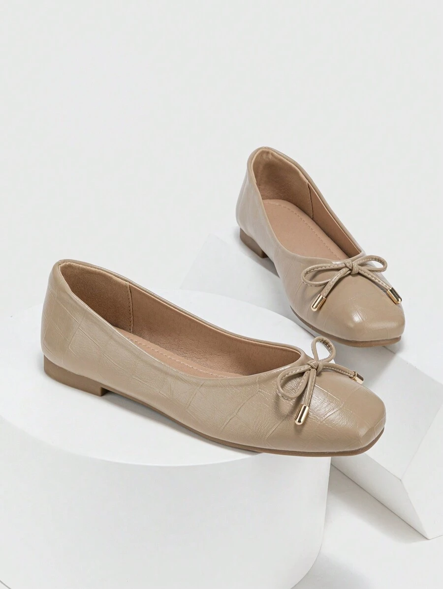 Women's Soft Bottom Square Toe Flat Shoes With Bow Knot Detail And Comfortable Soft Leather Valentines