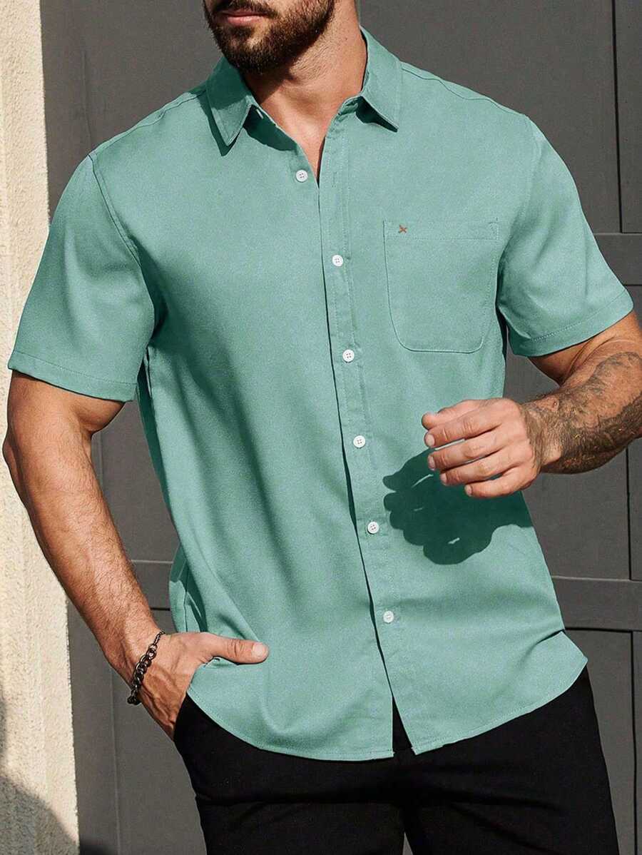 Camisa de manga corta casual de color liso con bolsillo para hombres