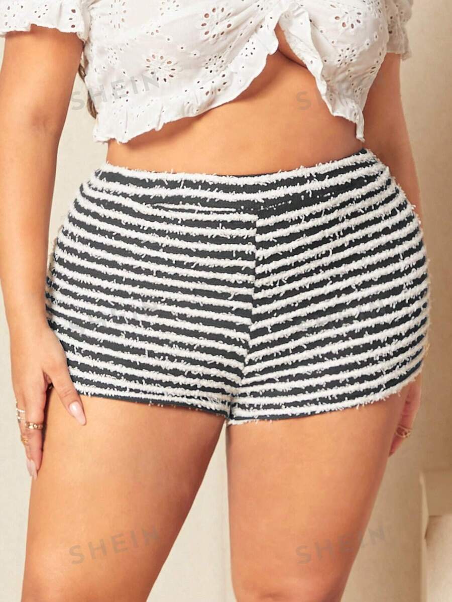 SHEIN SXY Shorts De Punto A Rayas De Talla Grande, Adecuado Para Primavera Y Verano