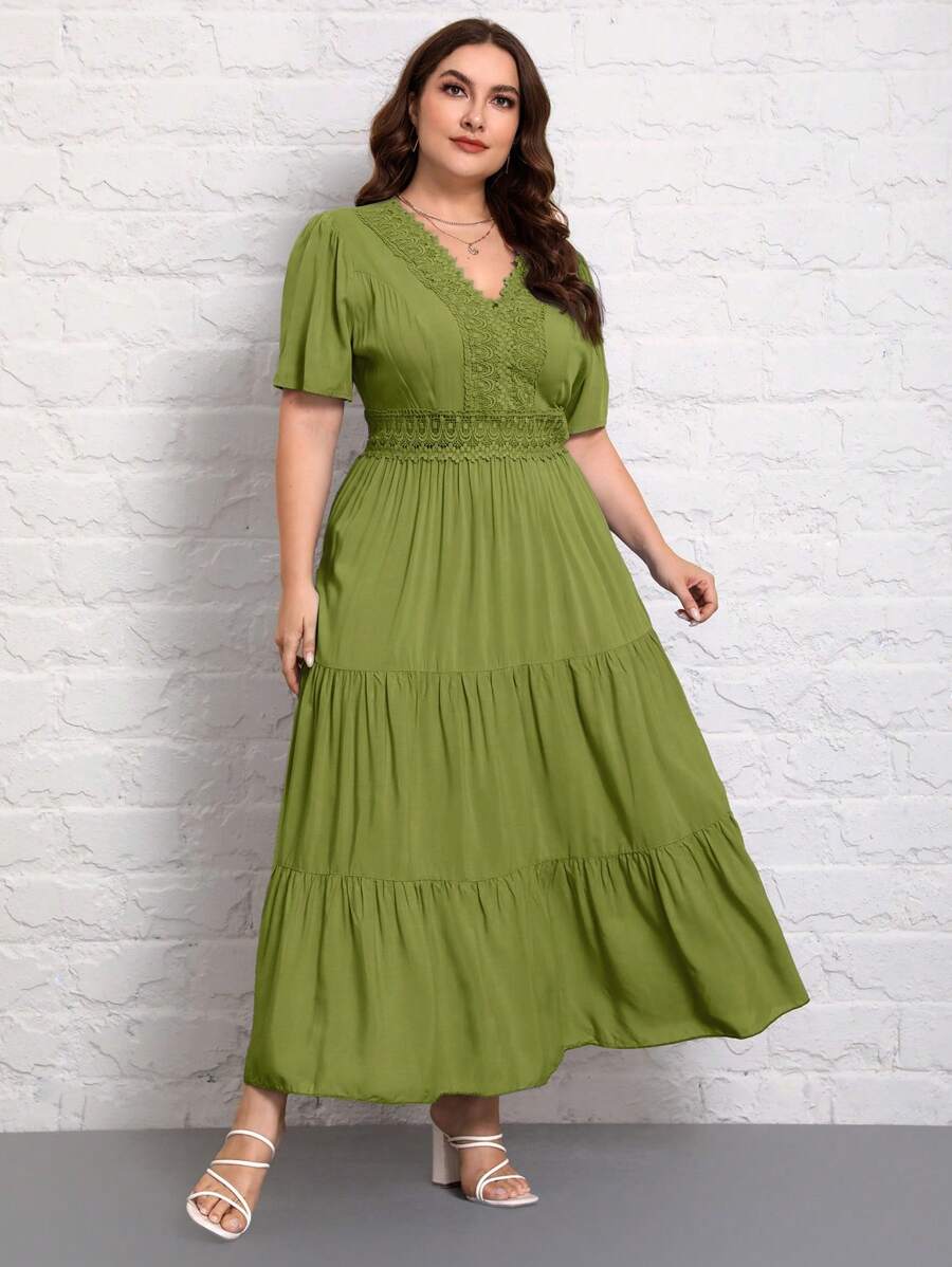 SHEIN VCAY Plus Size Women's Lace Splicing Dress With Ruffle Hemline And Cinching Waist