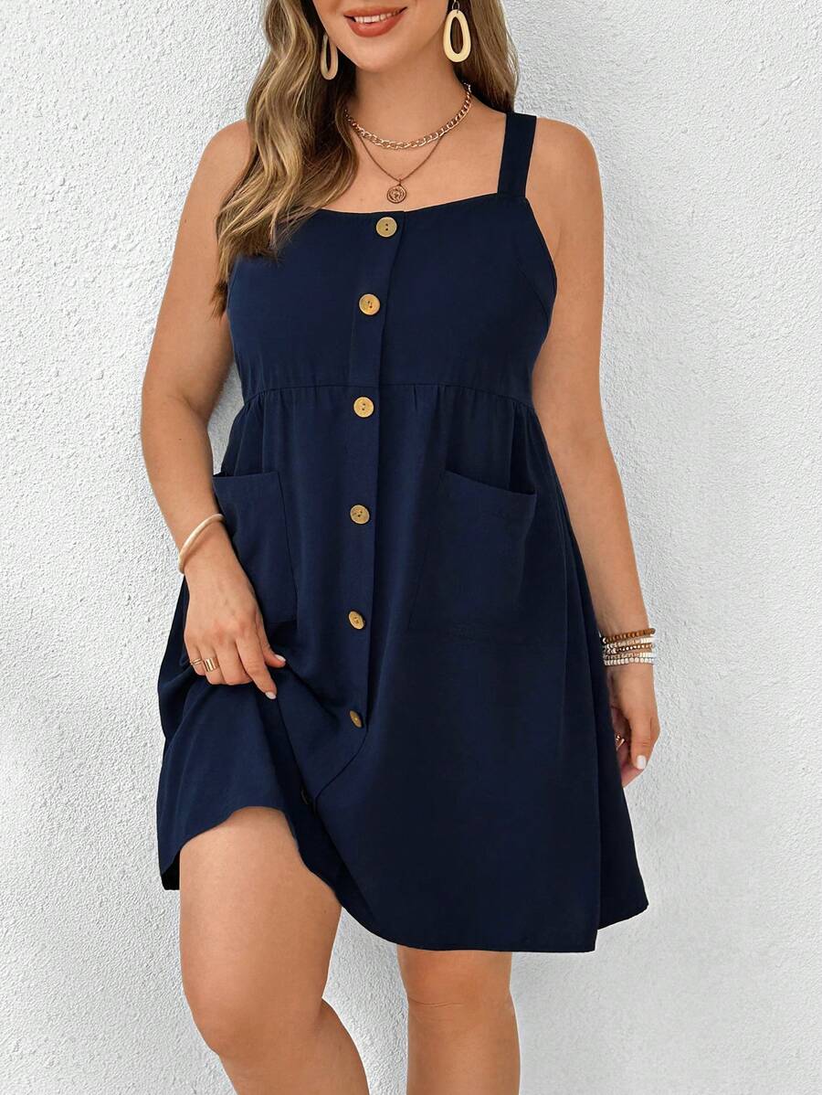 SHEIN LUNE Mujeres Vestido de peto de talla grande con botones de madera decorativos y bolsillo