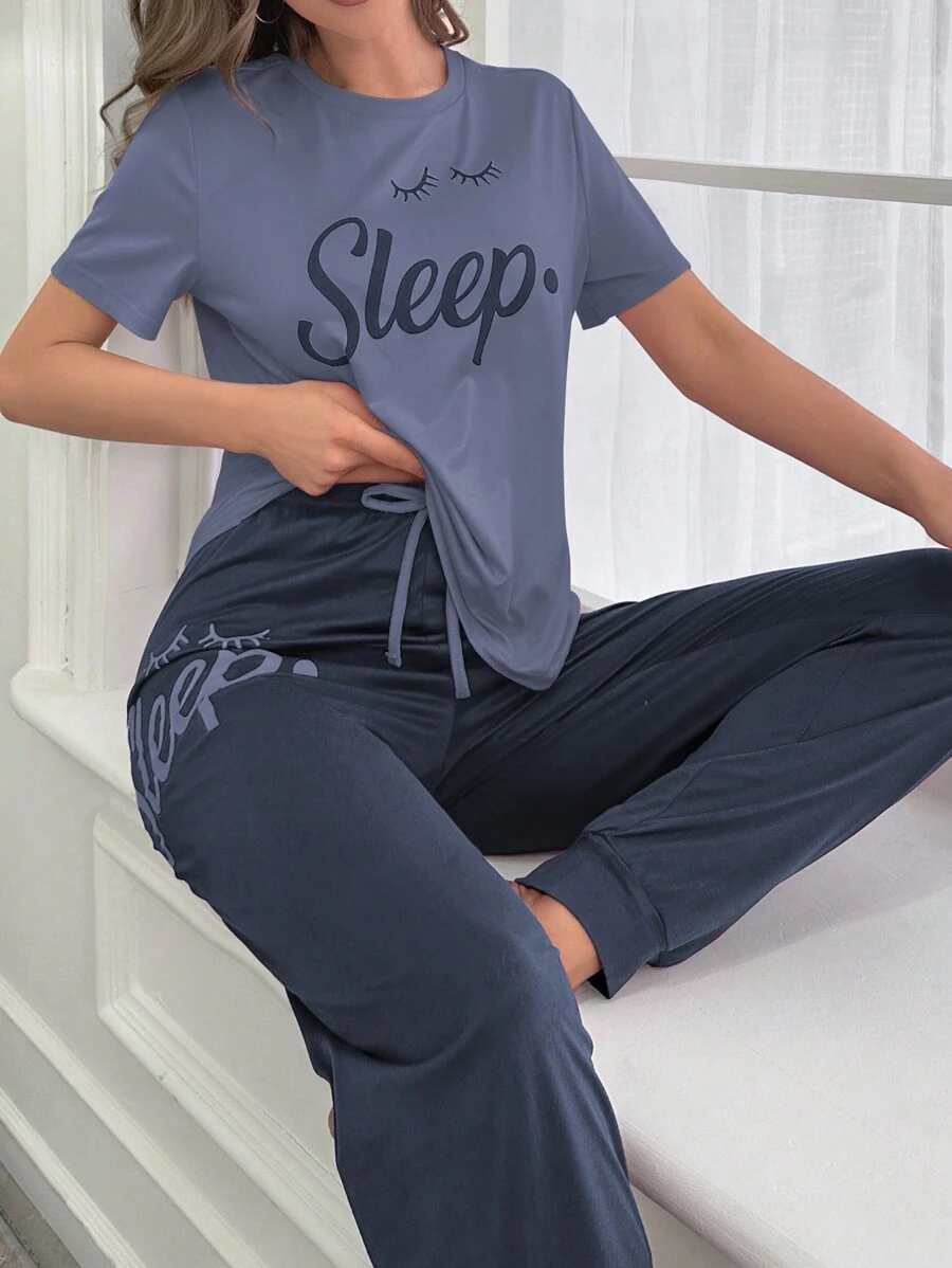 Conjunto de pijama de mangas cortas y pantalones largos impresos con pestañas y letras para primavera y verano