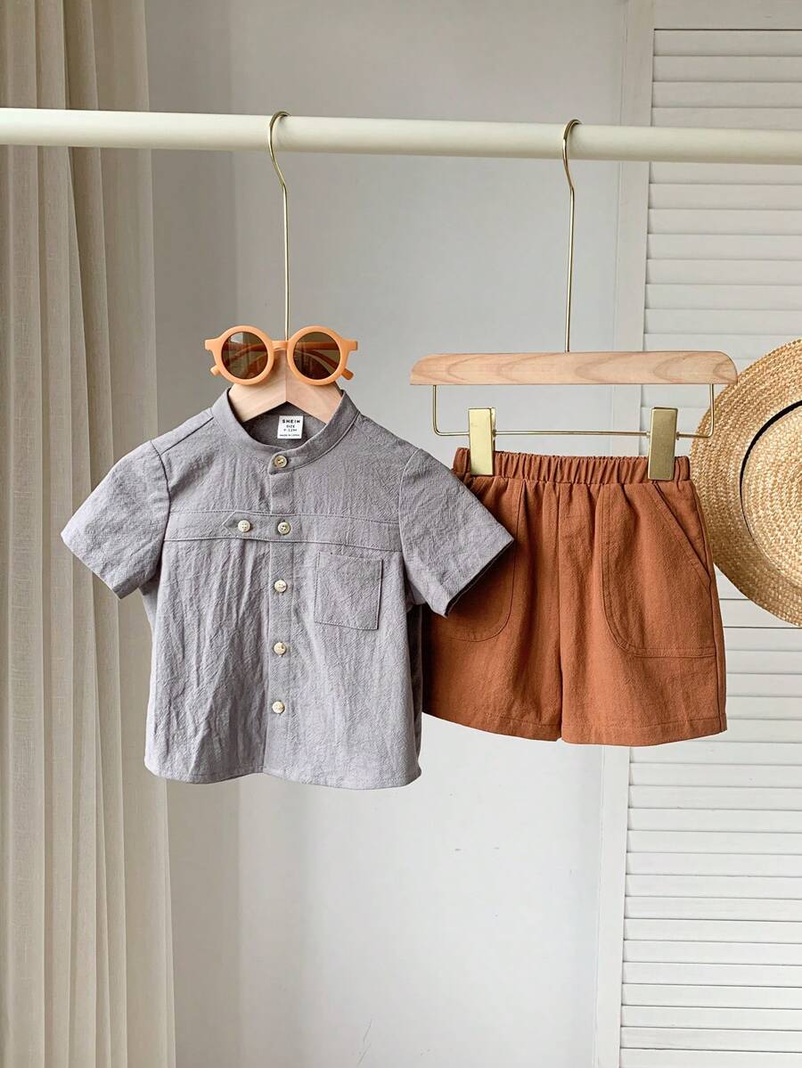 SHEIN Baby Boy Stand Collar Patched Kangaroo Pocket Top Solid Color Shorts 2Pcs/Set